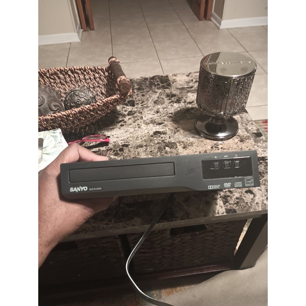 SANYO FWDP105F DVD/CD Player No Remote